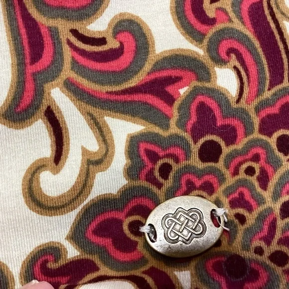 NEW Sherpa Adventure Gear Mala Top in Karnali Sand M Modal/Organic Cotton UPF 50 - Picture 4 of 10